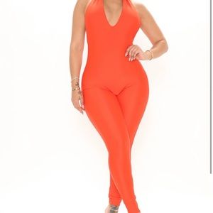 FASHION NOVA JUMPSUIT XS NEVER WORN.